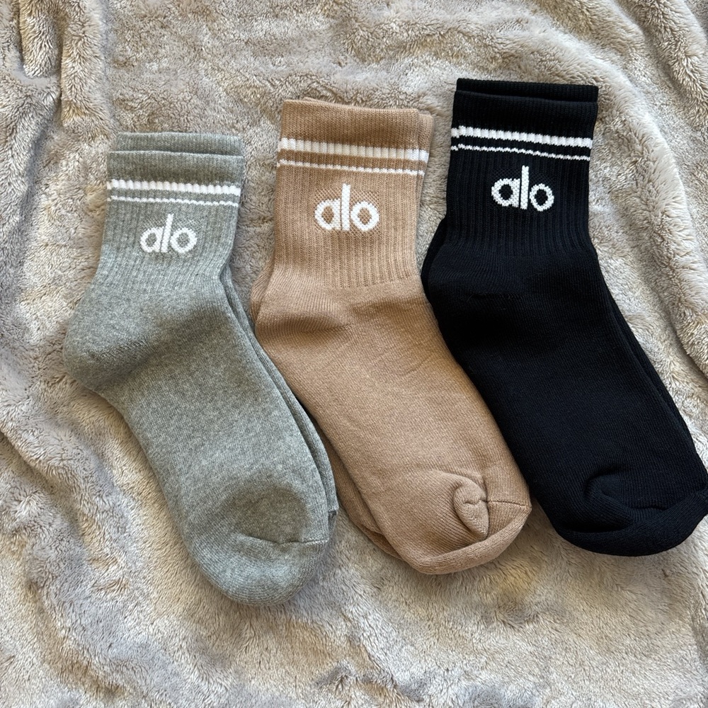 Essential neutral nude half crew throwback sock set brand new